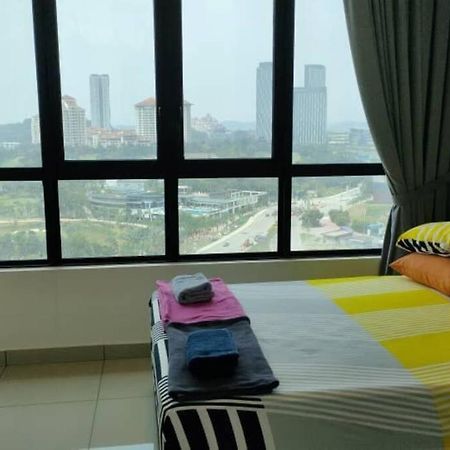 Conezion 3-Bedroom Condo @ Ioi City Mall Putrajaya Serdang  Bagian luar foto